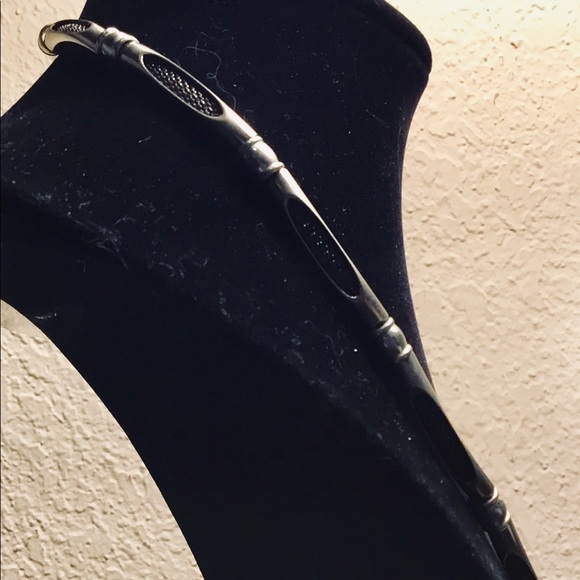 Necklace with Mesh Peek-Throughs - Picture 3 of 5